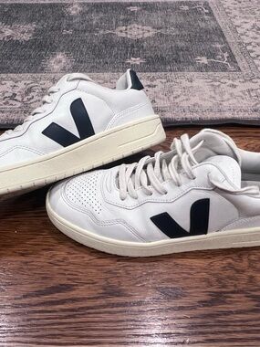 Mens Veja V-90 (Size 10)